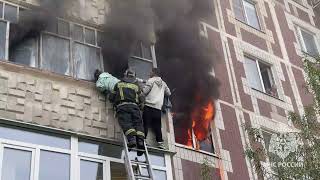 В Коврове, на улице Строителей, д. 22/1, в одной из квартир огонь бушевал на площади 40 кв. метров