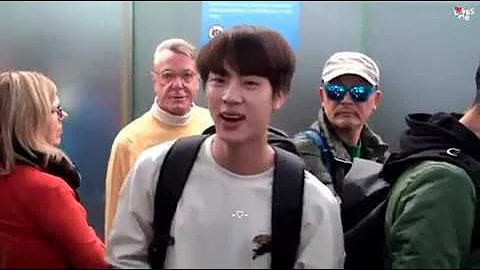 BTS Jin gets shy after fans call him handsome - DayDayNews