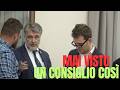 MAI VISTO UN CONSIGLIO COSÌ