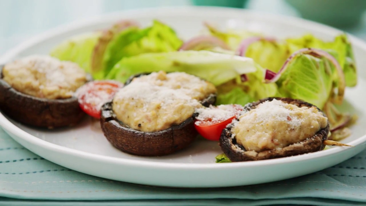 Barilla | How to cook Chicken filled Portobello Mushrooms with Basil & Rocket Pesto Salad - YouTube