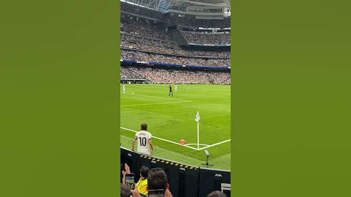 Luka Modrić LAST CORNER KICK AT THE BERNABÉU🤍🥹 #realmadrid #modric #football #footballshorts