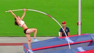 The match europe v usa pole vault women mix +++