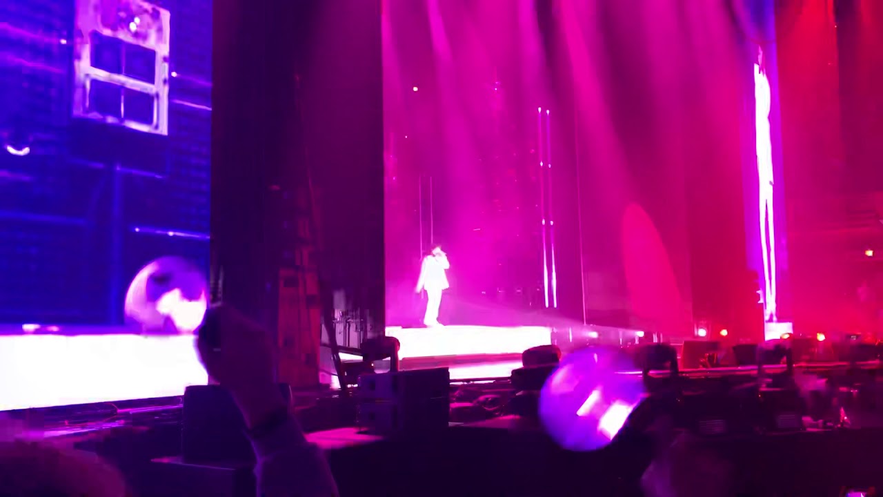 181002 BTS Love Yourself Tour in Chicago (J-Hope JUST DANCE)
