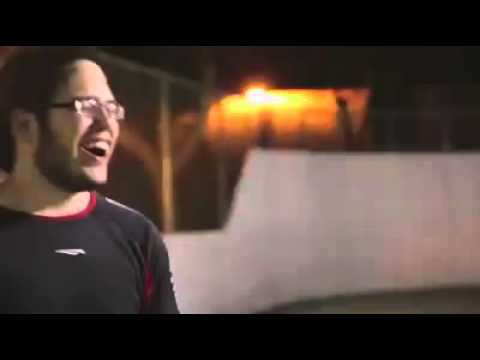 შეხე რას აკეთებს... :D