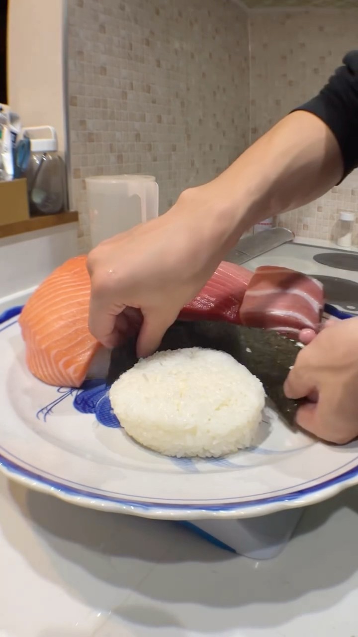 #JasonDeruloTV // Food ? #GotPermissionToPost From IG @taiyou_eating #HandsOnMe