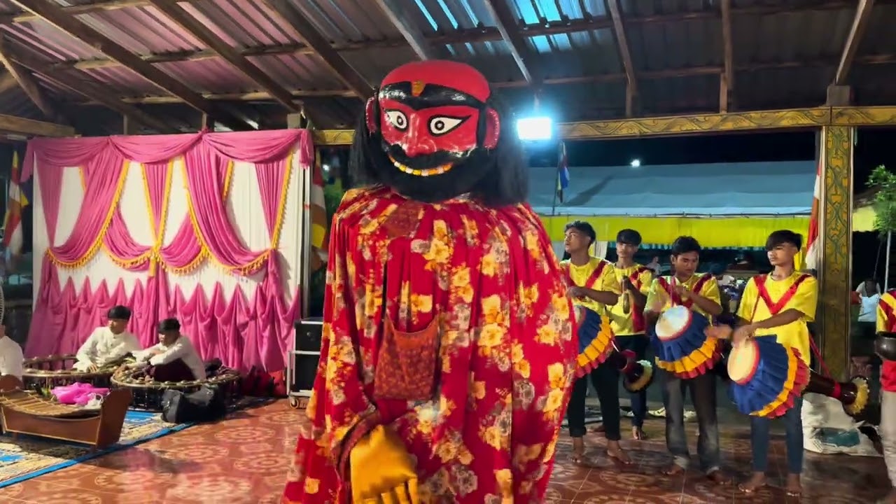 មេីលទៅស្អាតអត់គ្នាយេីង