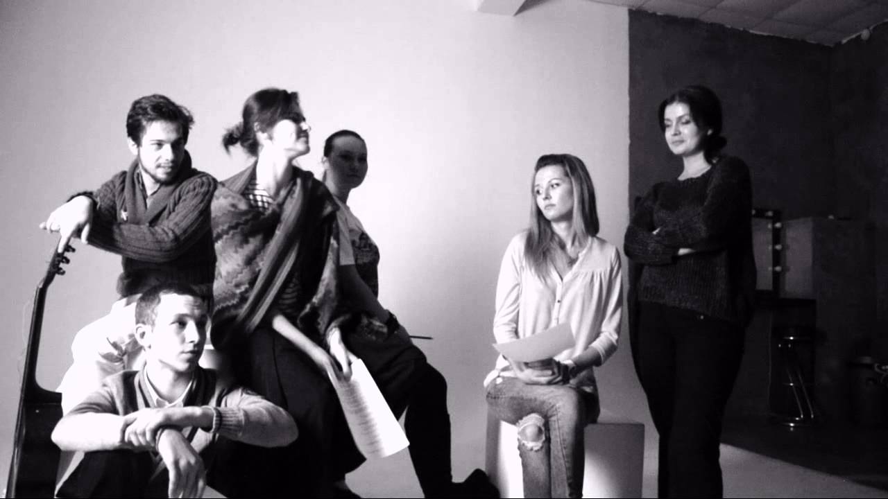 А жена мужа в Париж провожала - YouTube