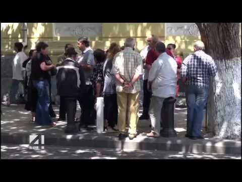 იპოთეკით დაზარალებული ოჯახები წინასაარჩევნო დანაპირების შესრულებას ითხოვდნენ