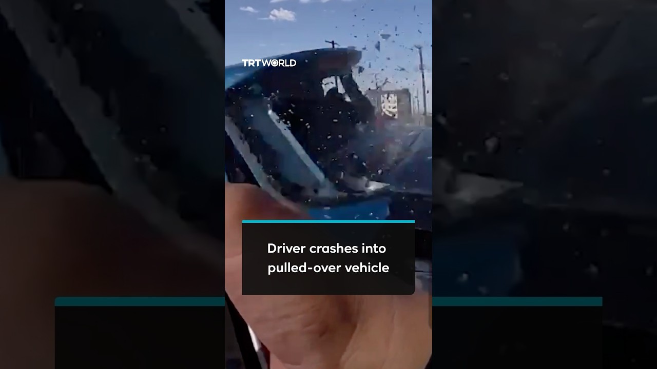 Distracted driver crashes into vehicle during Texas traffic stop