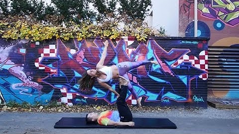 Acroyoga Toronto Graffiti Flow with Anya Taraboulsy