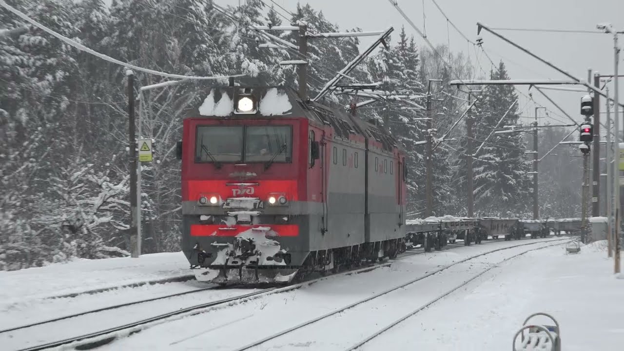 Электровоз 2ЭС6-1374 