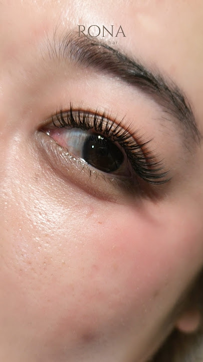 Ciptakan pesona dari tatapan pertama. Booking lash sekarang!WA: 088289474852 #eyelashcikarang