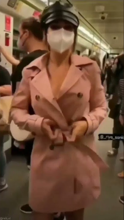 HOT GIRL GET NAKED IN PUBLIC