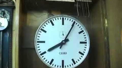 RFT Second-Pendulum master clock