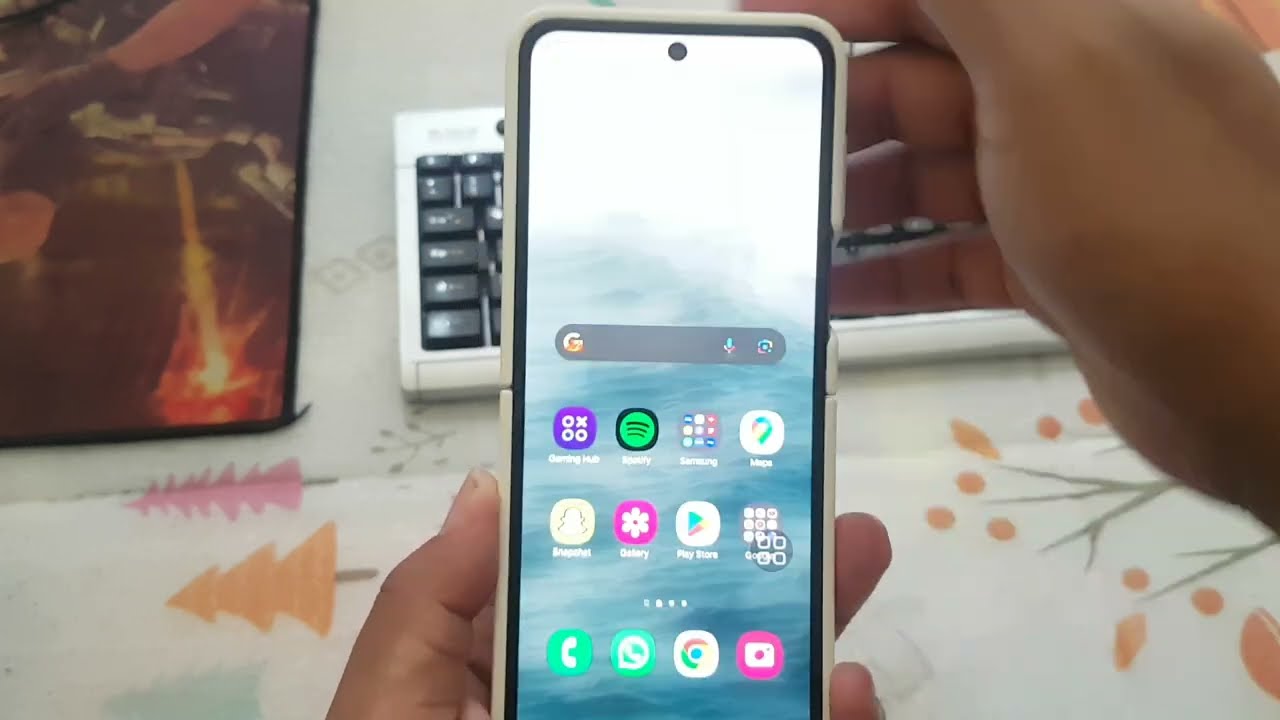 Samsung Z Flip 5 Tips : How to turn on or off Auto Capitalize in Samsung keyboard (Android 14)