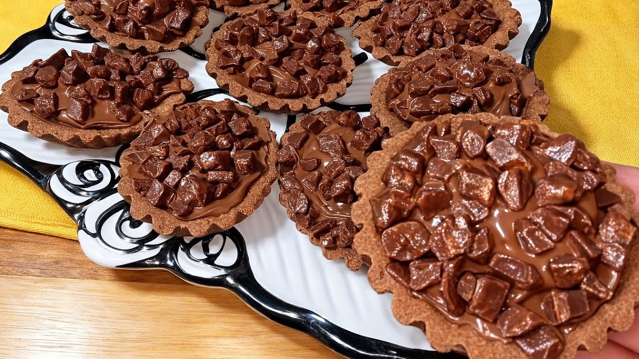 تارتولات كرانشي… قرمشة من اللقمة الأولى تعرف بلي راهي حاجة واعر 🔥 😏🍫