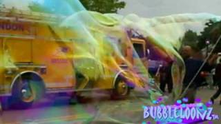 Giant Huge Soap Bubbles by Chuck Storey BubbleLoonz 3