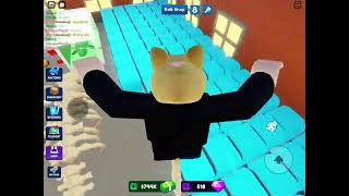 Opening a gem safe in roblox bid battles