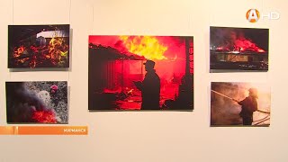 В Мурманске открылась фотовыставка к 375-летию пожарной охраны с говорящим названием «Работа–огонь»