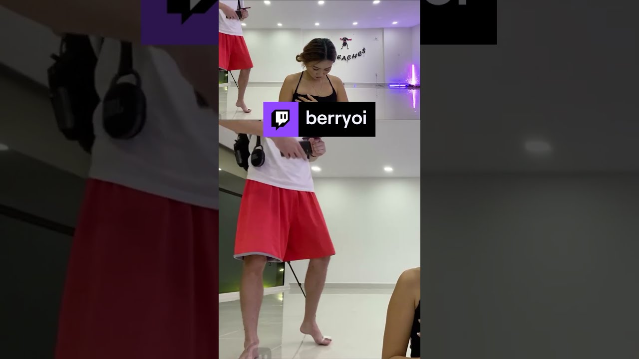 🇻🇳 When you have a crazy friend @ItsPatlive | berryoi on 
