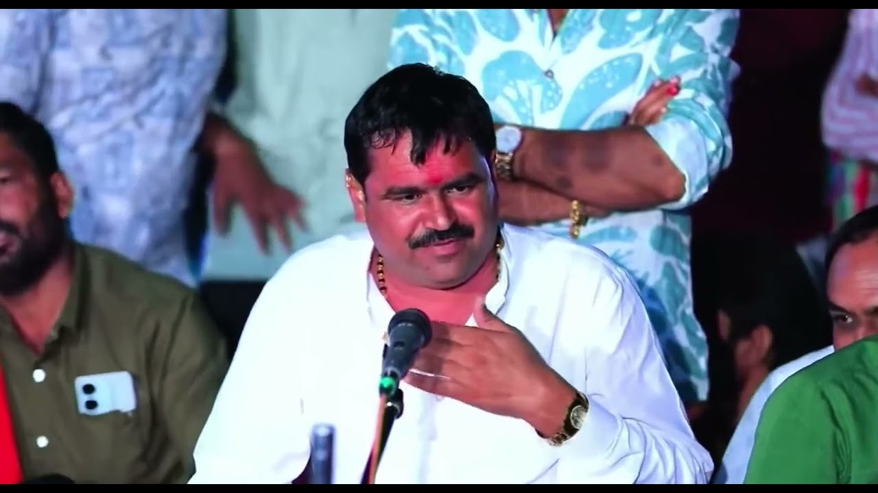 વિજય ભુવાજી ધૂણી ને કેવું બોલ્યા જોવો વિડિયો માં..🙏🙏#trending #gamansantha #vayral_video #trend 