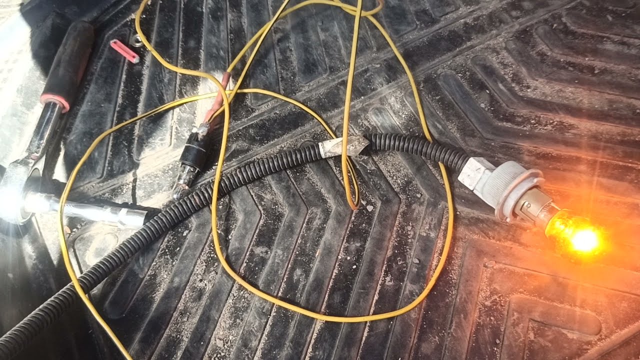 *Ваз 2101 сгорает предохранитель, при этом не горит подсветка номера, и ...