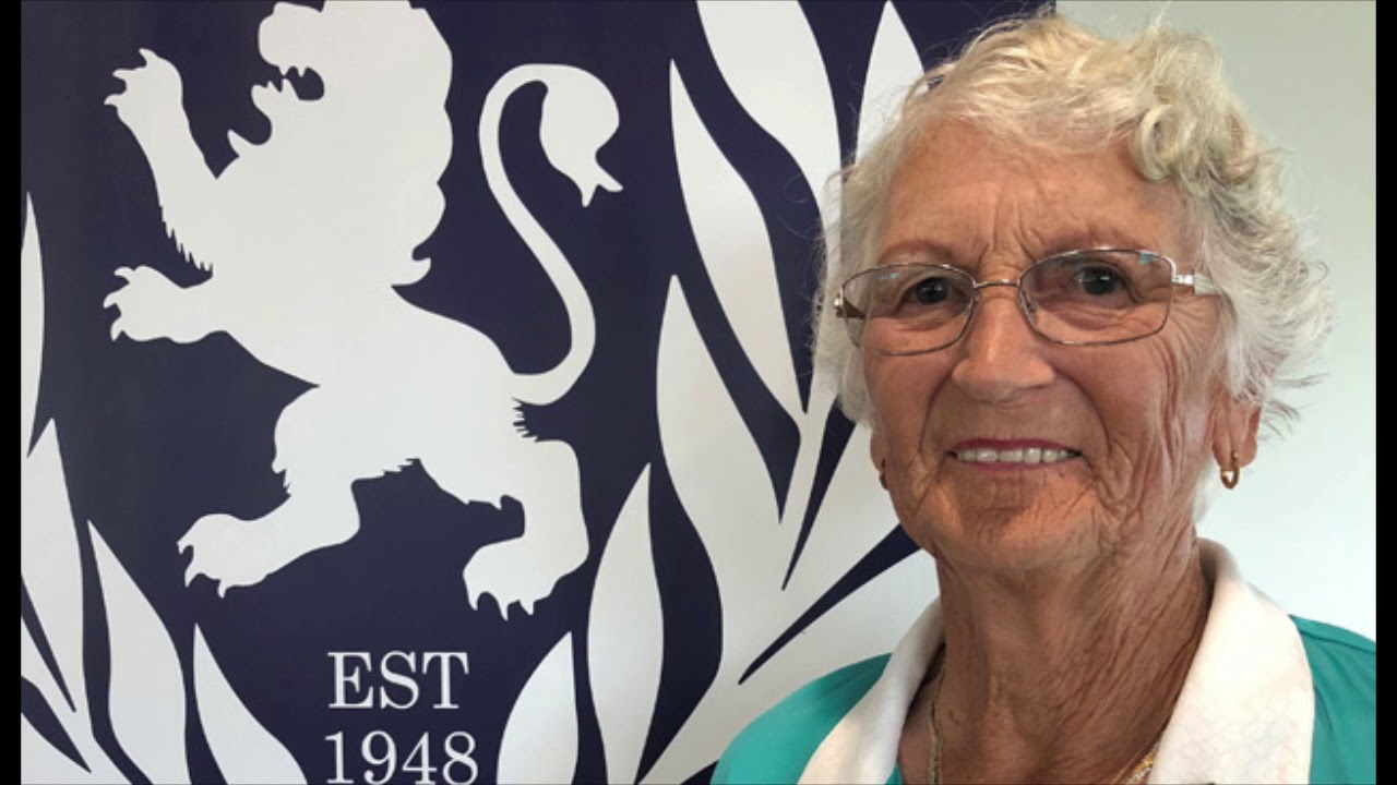 Lesley Malcolm's twin aces raise Bunbury Golf Club roof