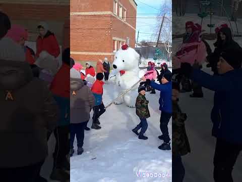 Белый Мишутка Умка на весеннем празднике Масленица!!! Было круто!!! 😄🥰😜😋