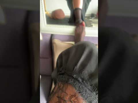 Smelly feet in nylons