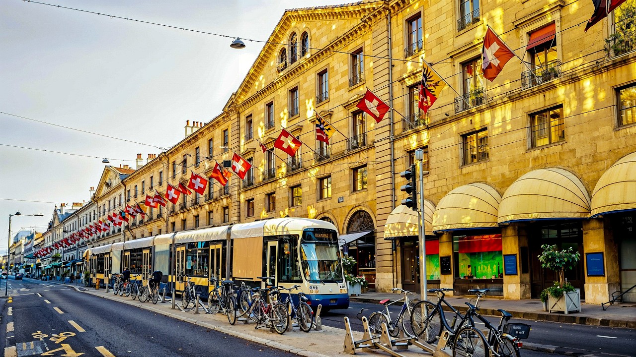 Geneva 🇨🇭 Walking Tour – One of the Most Expensive Cities in the World | Switzerland 4K