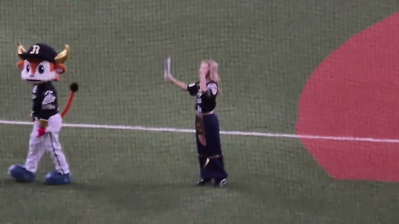 パリーグ公式戦「バファローズ×ライオンズ」5回終了後のハリセンタイムです。（2025年10月2日、京セラドーム大阪）