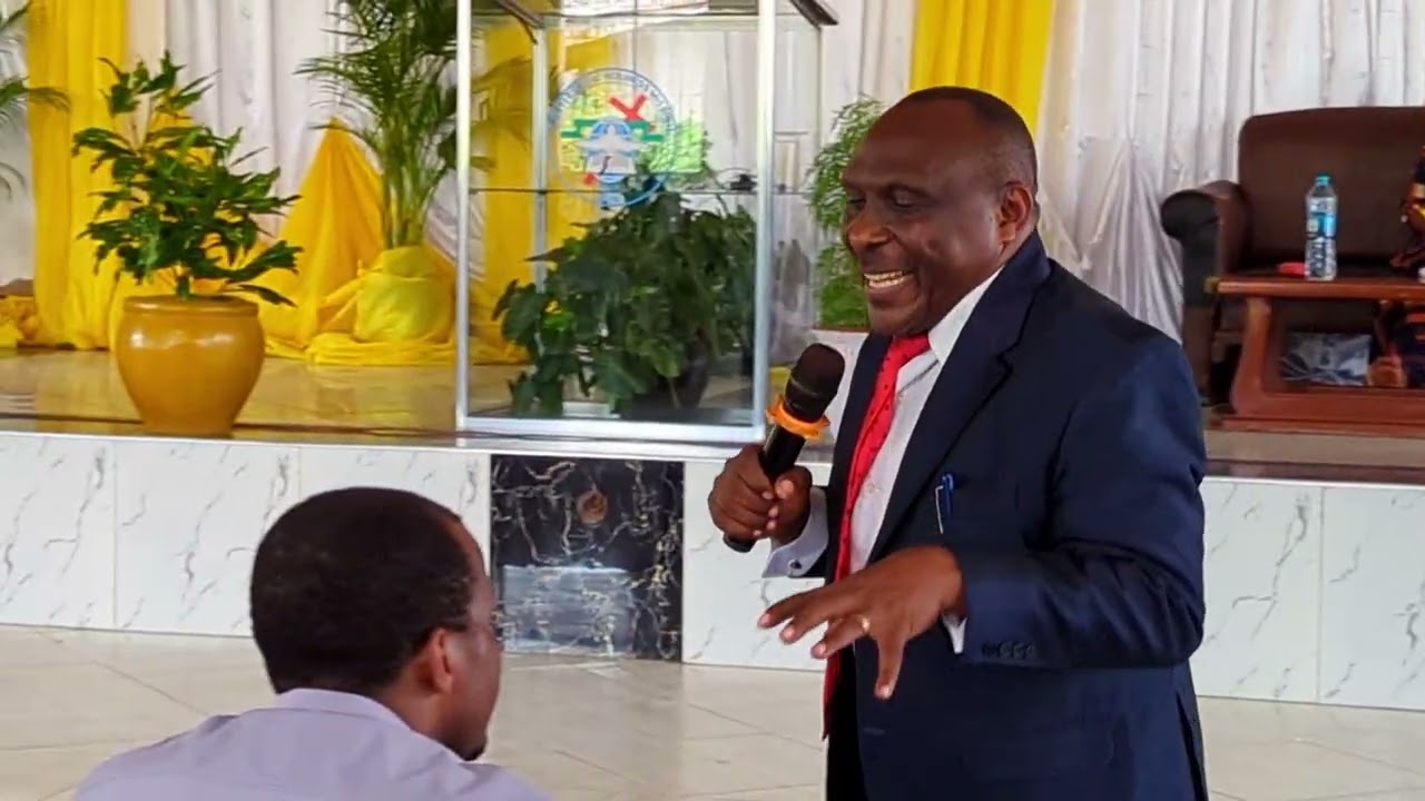 Askofu bwambo akihudumu katika ibada ya jumapili tarehe 22/02/2026