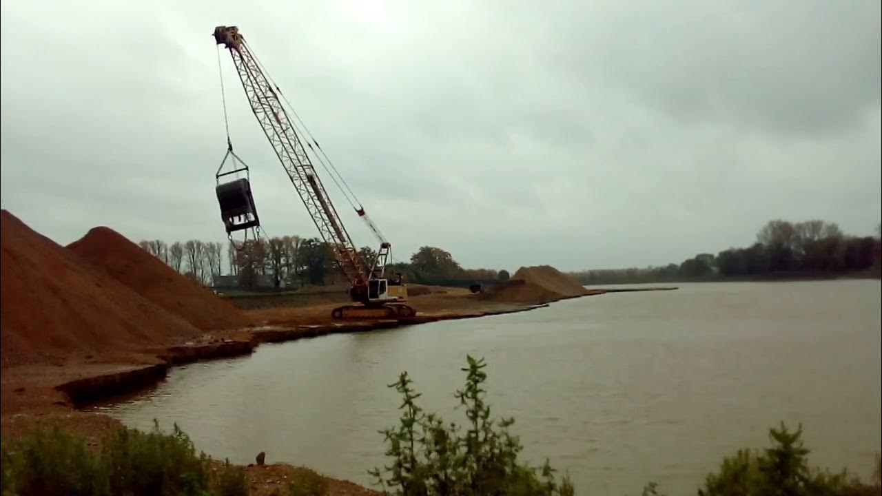 Dragline Liebherr HS853HD digging gravel 13m/42.6ft deep YouTube