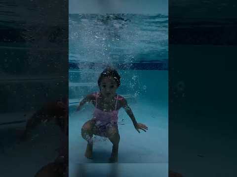 Kiki Does Tricks in the Water!