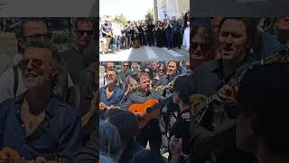 Νίκος Καλογερόπουλος: Με το τραγούδι του «Καραϊσκάκης» ο αποχαιρετισμός στο Α' Νεκροταφείο