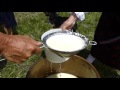 Как делают швейцарский сыр раклет