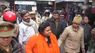 Hindu Mahasabha leader arrested in UP for shooting at Mahatma Gandhi's effigy