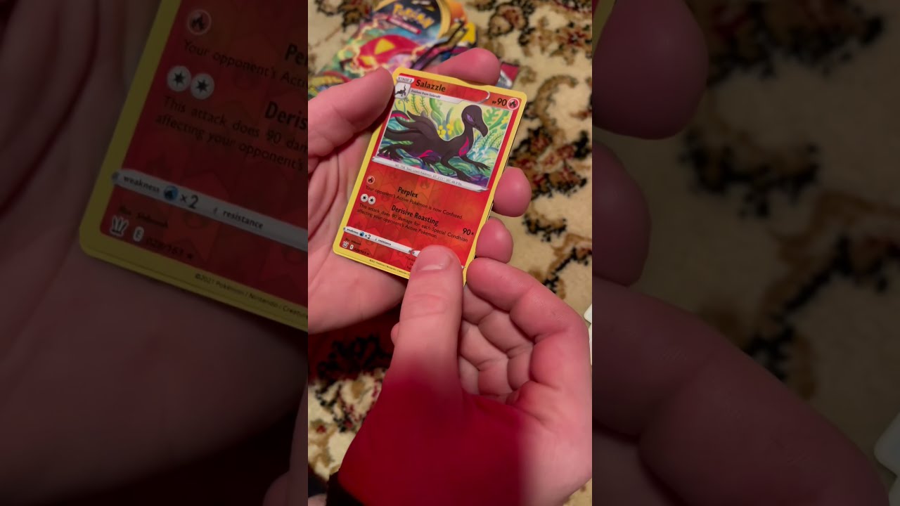 Unboxing Pokémon Pack - Reverse Holo Salazzle!