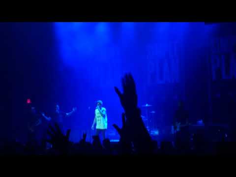 Simple Plan sing 'Happy Birthday' to David in Las Vegas (while he's not there)
