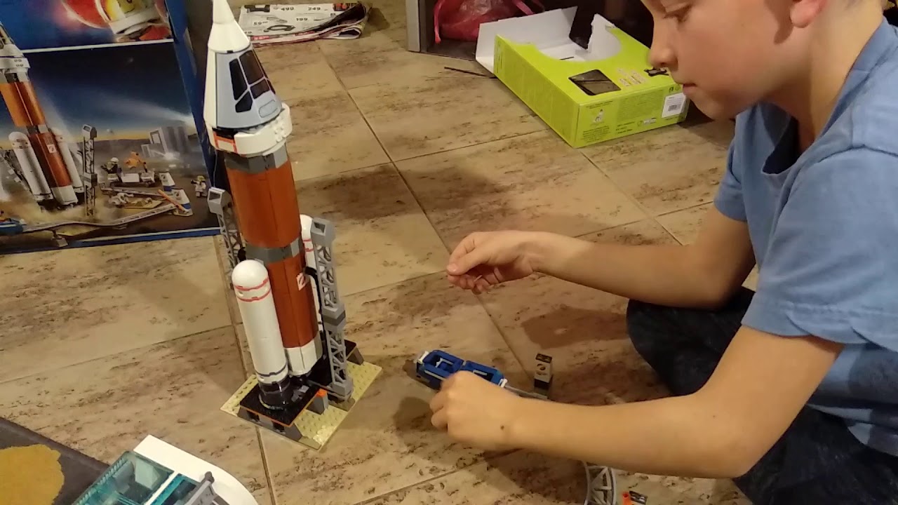 Lego City 60228 Deep space rocket - YouTube
