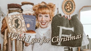 What I Got For Christmas 2021 // vintage, bookish, cozy feel-good