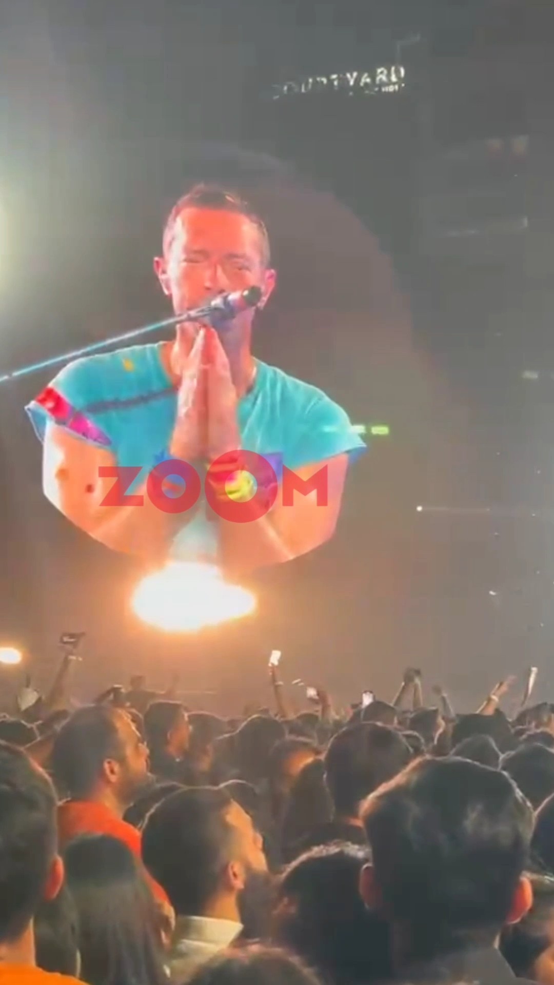 Coldplay's Chris Martin apologizes to fans for not speaking in Hindi or Marathi during concert ?
