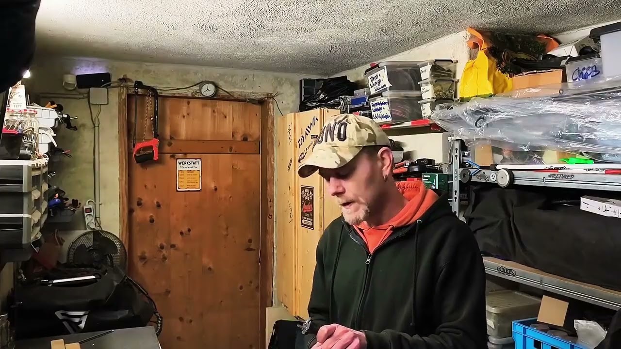 KEIN PLATZ - DIY Rutenhalterung für die Decke