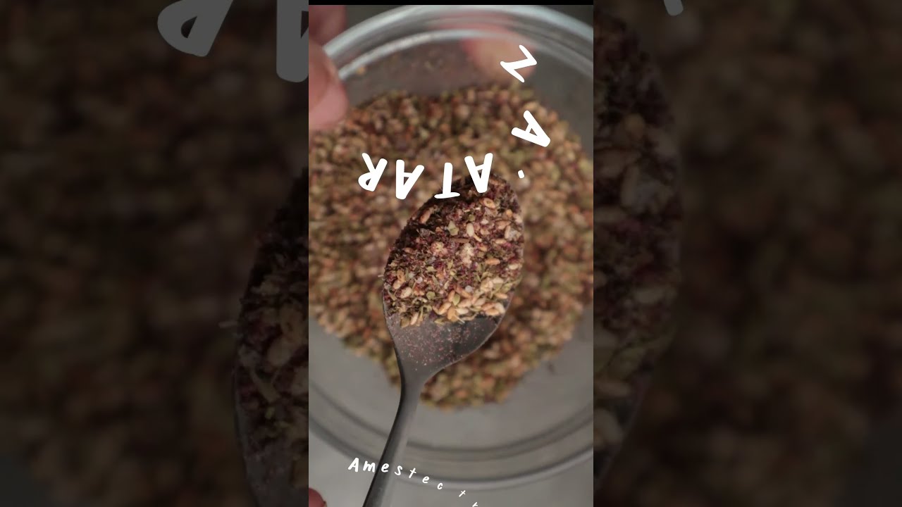 Ce este za'atar și cum îl poți folosi? În acest videoclip îți arăt cum prepar acasă acest amestec tradițional de condimente din Orientul Mijlociu și în ce preparate se potrivește cel mai bine: labneh, hummus, lipii, carne, legume sau ouă.

#zaatar #condimente #retete #retetesimple #orientulmijlociu #labneh #hummus #casutacubunatati #shortsyoutube