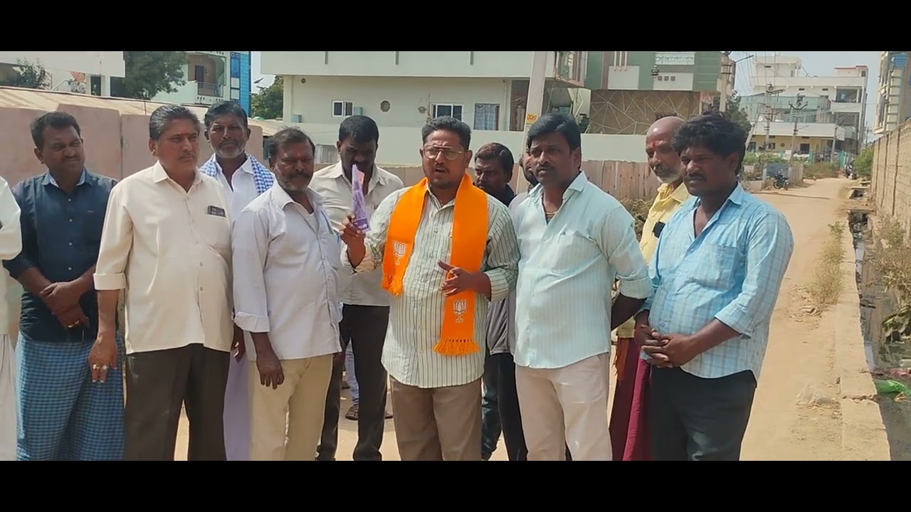 రూ.15 కోట్ల నిధులు ఎక్కడ? అయిజలో అంతర్గత రోడ్లు లేక ప్రజలు నరకం: కంపాటి భగత్ రెడ్డి