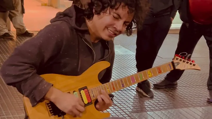 Arpeggios at the speed of light - Amazing street g...