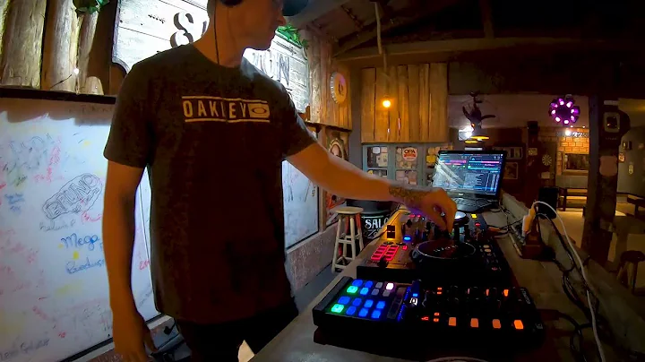 DUKA - @SALOON OLD BAR | TECH HOUSE DJ SET | JULHO...