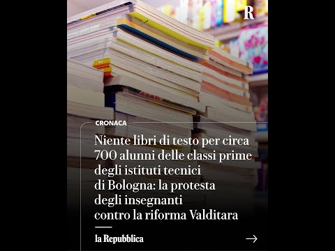 Video Rinunciamo ai libri di testo: la protesta dei prof contro le direttive Valditara