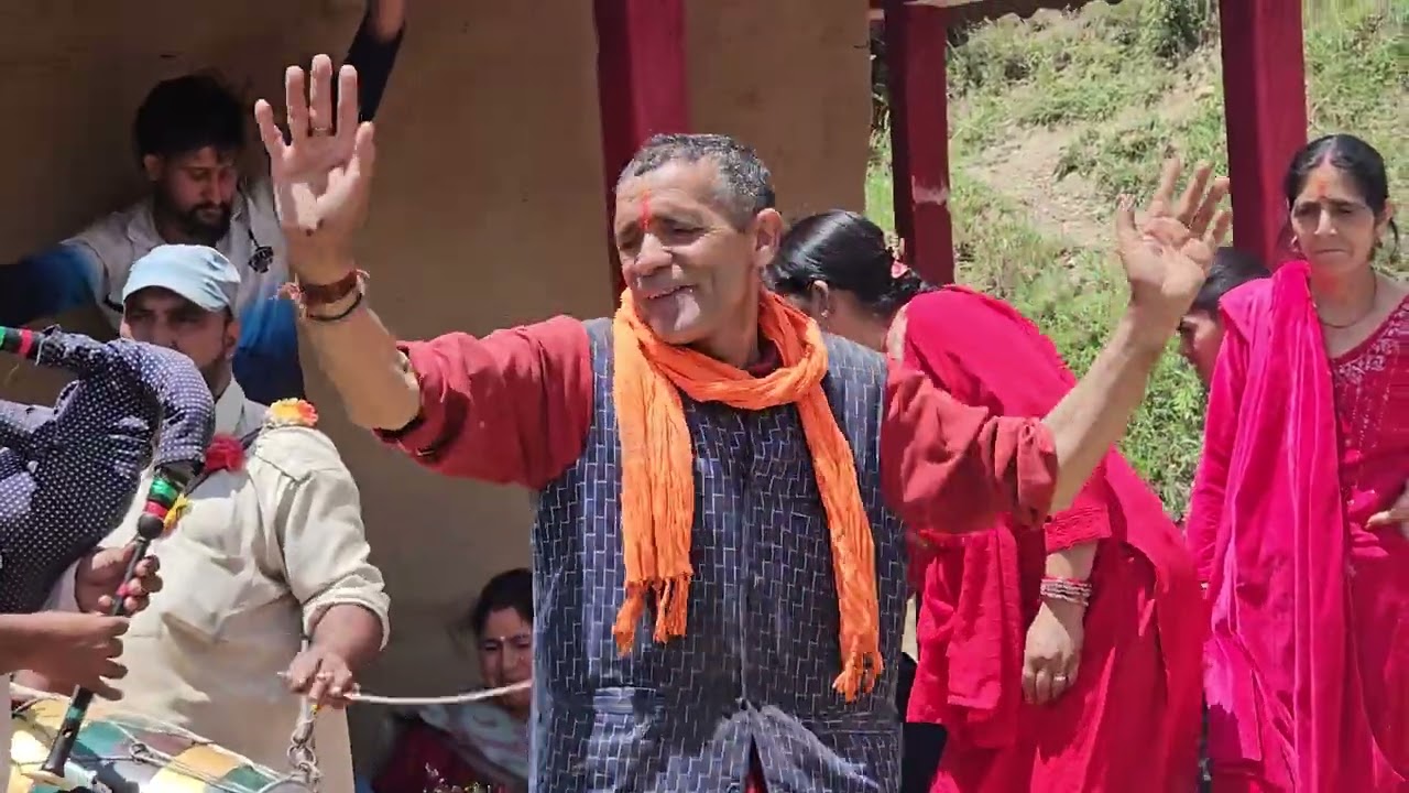 Kishtwari dool been Village dance  🕺 💃 kotrna chingam chatroo Kishtwar #chatroo #village 