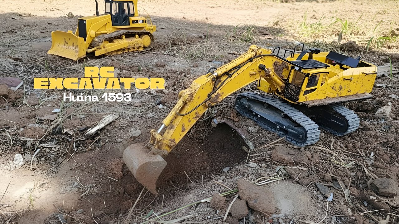 RC Excavator Digs a Perfect Waterway | Huina Modified | #1